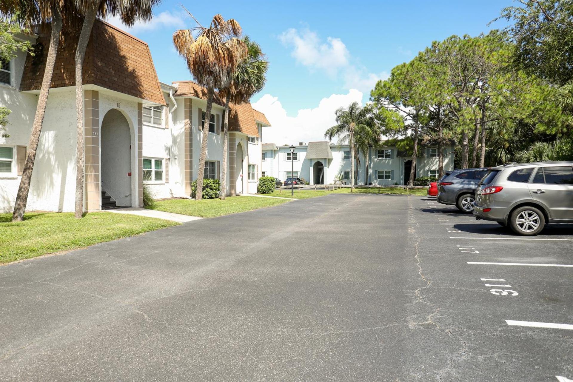 Tradewinds Retreat - Pool, 15 min to Clearwater Beach Apartment Exterior photo