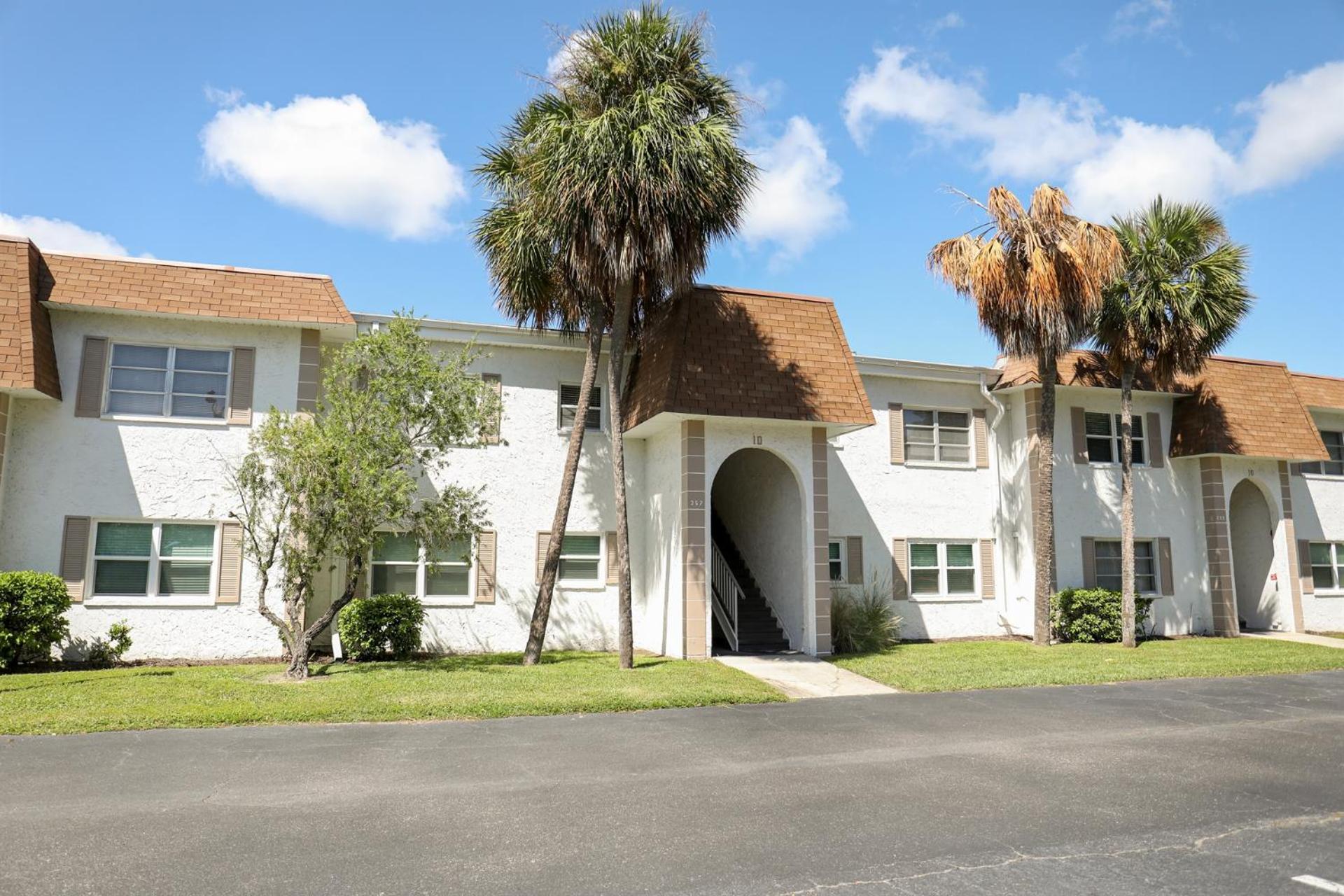 Tradewinds Retreat - Pool, 15 min to Clearwater Beach Apartment Exterior photo